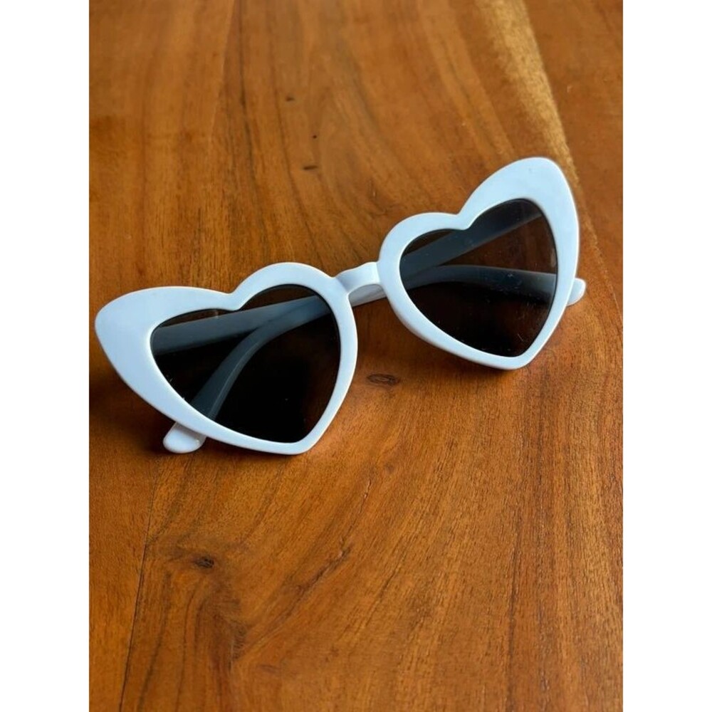 White Heart Retro Sunglasses Bridesmaid Bachelorette